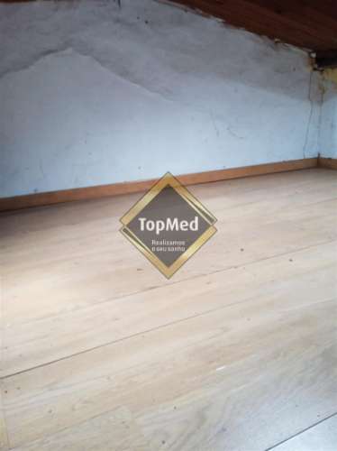 Moradia para restauro situada na região de Vieira do Minho,