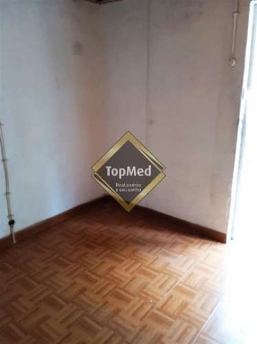 Moradia para restauro situada na região de Vieira do Minho,