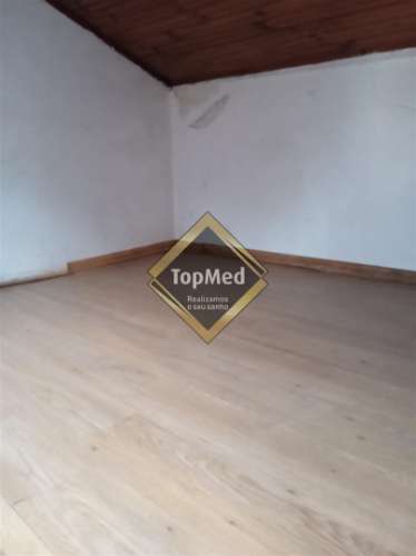 Moradia para restauro situada na região de Vieira do Minho,