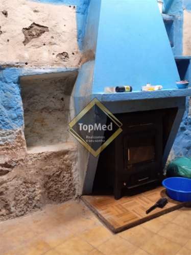 Moradia para restauro situada na região de Vieira do Minho,