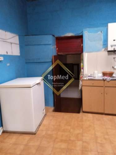 Moradia para restauro situada na região de Vieira do Minho,