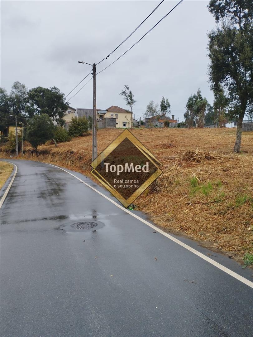 2 Terreno com 2700m2 em Roçadas, Santa Maria da Feira