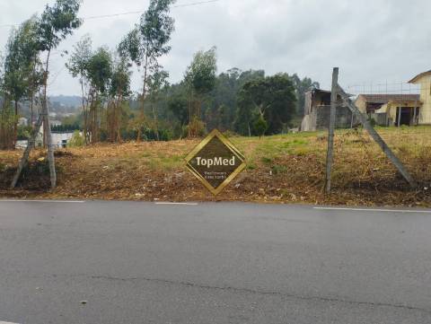 2 Terreno com 2700m2 em Roçadas, Santa Maria da Feira