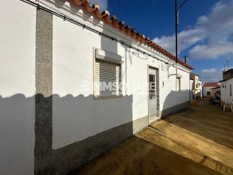 Moradia em Banda T2 Venda em Ourique,Ourique