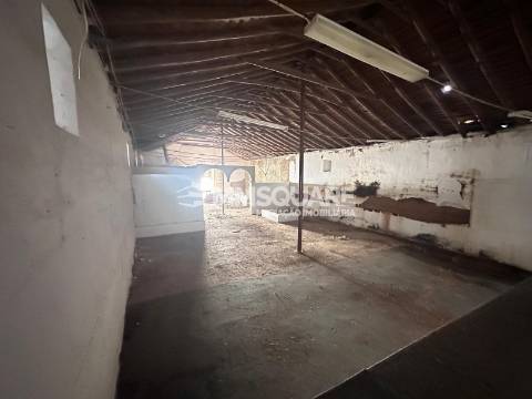Armazém  Venda em Castro Verde e Casével,Castro Verde