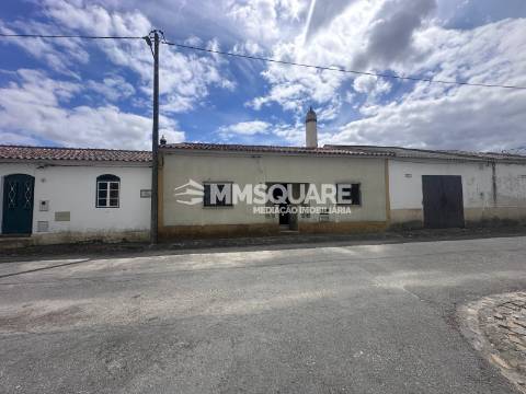 Moradia T3 com Quintal e Garagem em Estação de Ourique – Castro Verde