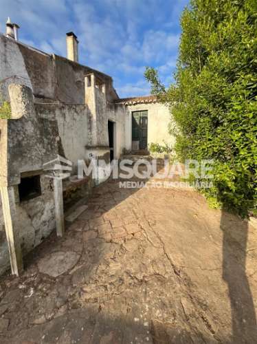 Moradia T3 inserida na zona histórica de Ourique