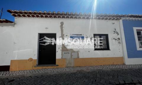 Moradia T3 inserida na zona histórica de Ourique