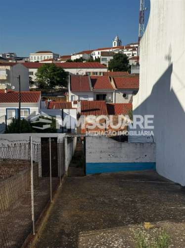 Moradia T2 no centro de Ourique