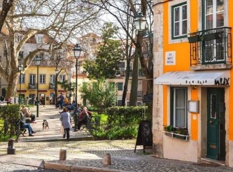 Moradia para Restaurar T3+1 Venda em Campo de Ourique,Lisboa