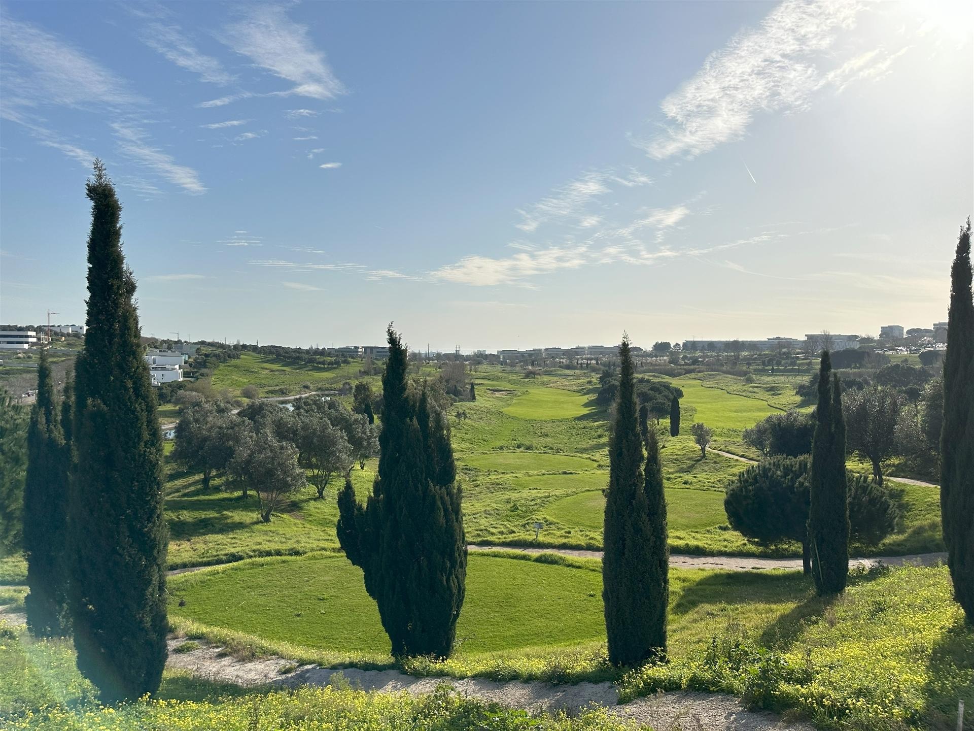 COOLNEST Oeira Golf - Viva com qualidade, pagando menos