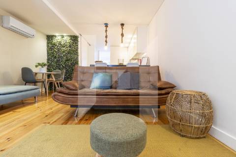 T1 luminoso com terraço em Alcântara - conforto, conveniência e vida de bairro