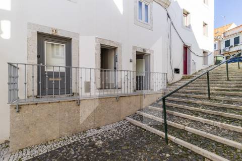 T1 luminoso com terraço em Alcântara - conforto, conveniência e vida de bairro