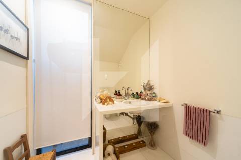 Moradia T4 em Belém com pátios e estacionamento | Condomínio privado