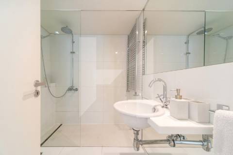 Moradia T4 em Belém com pátios e estacionamento | Condomínio privado