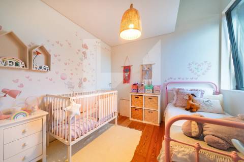 Moradia T4 em Belém com pátios e estacionamento | Condomínio privado