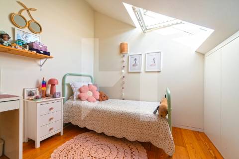 Moradia T4 em Belém com pátios e estacionamento | Condomínio privado