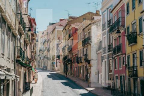 T2 em zona histórica de Lisboa – 100 m²