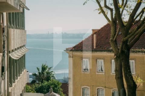 T2 em zona histórica de Lisboa – 100 m²