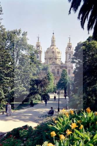 T2 em zona histórica de Lisboa – 100 m²