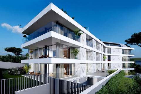 Penthouse T4 Duplex com Rooftop e Piscina Privada no Estoril