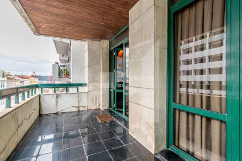 T2 vista rio | Av. Infante Santo Lisboa