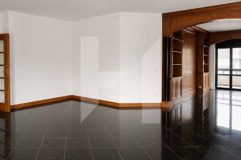 T2 vista rio | Av. Infante Santo Lisboa