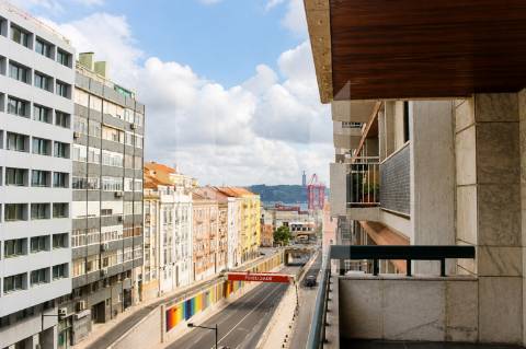 T2 vista rio | Av. Infante Santo Lisboa