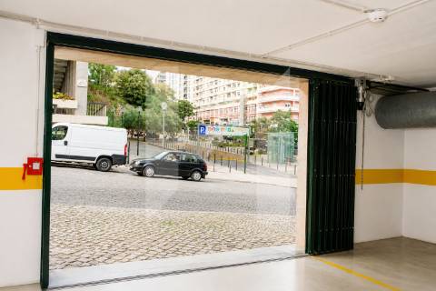 T2 vista rio | Av. Infante Santo Lisboa