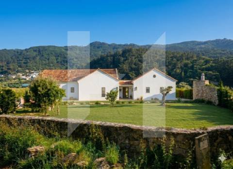 Terreno com Projeto Aprovado | Vista Serra de Sintra | Colares