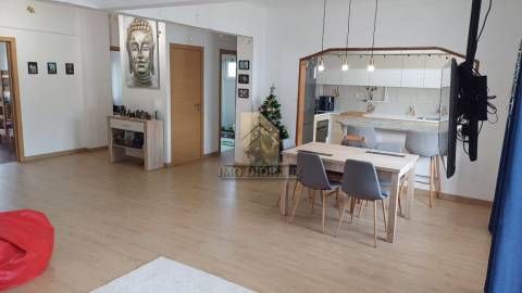 Apartamento T4 Venda em Laranjeiro e Feijó,Almada