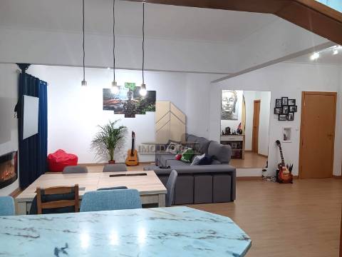 Apartamento T4 Venda em Laranjeiro e Feijó,Almada