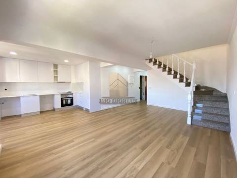 Apartamento T3 DUPLEX Venda em Algueirão-Mem Martins,Sintra