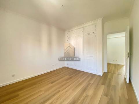 Apartamento T3 DUPLEX Venda em Algueirão-Mem Martins,Sintra