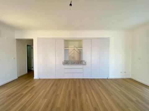 Apartamento T3 DUPLEX Venda em Algueirão-Mem Martins,Sintra