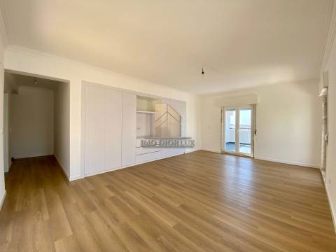 Apartamento T3 DUPLEX Venda em Algueirão-Mem Martins,Sintra