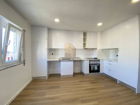 Apartamento T3 DUPLEX Venda em Algueirão-Mem Martins,Sintra