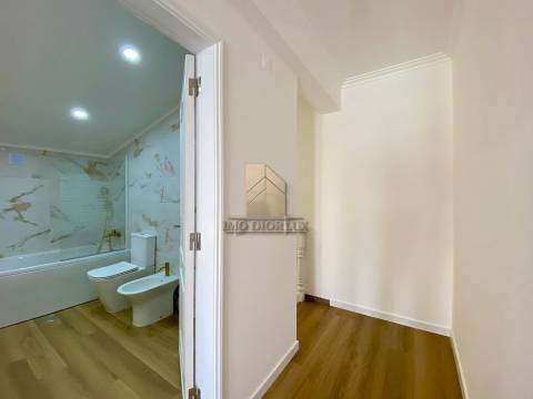 Apartamento T3 DUPLEX Venda em Algueirão-Mem Martins,Sintra