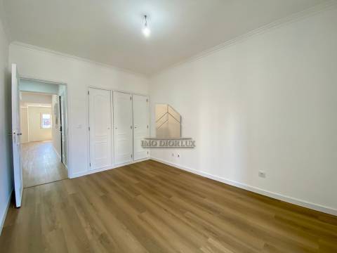 Apartamento T3 DUPLEX Venda em Algueirão-Mem Martins,Sintra
