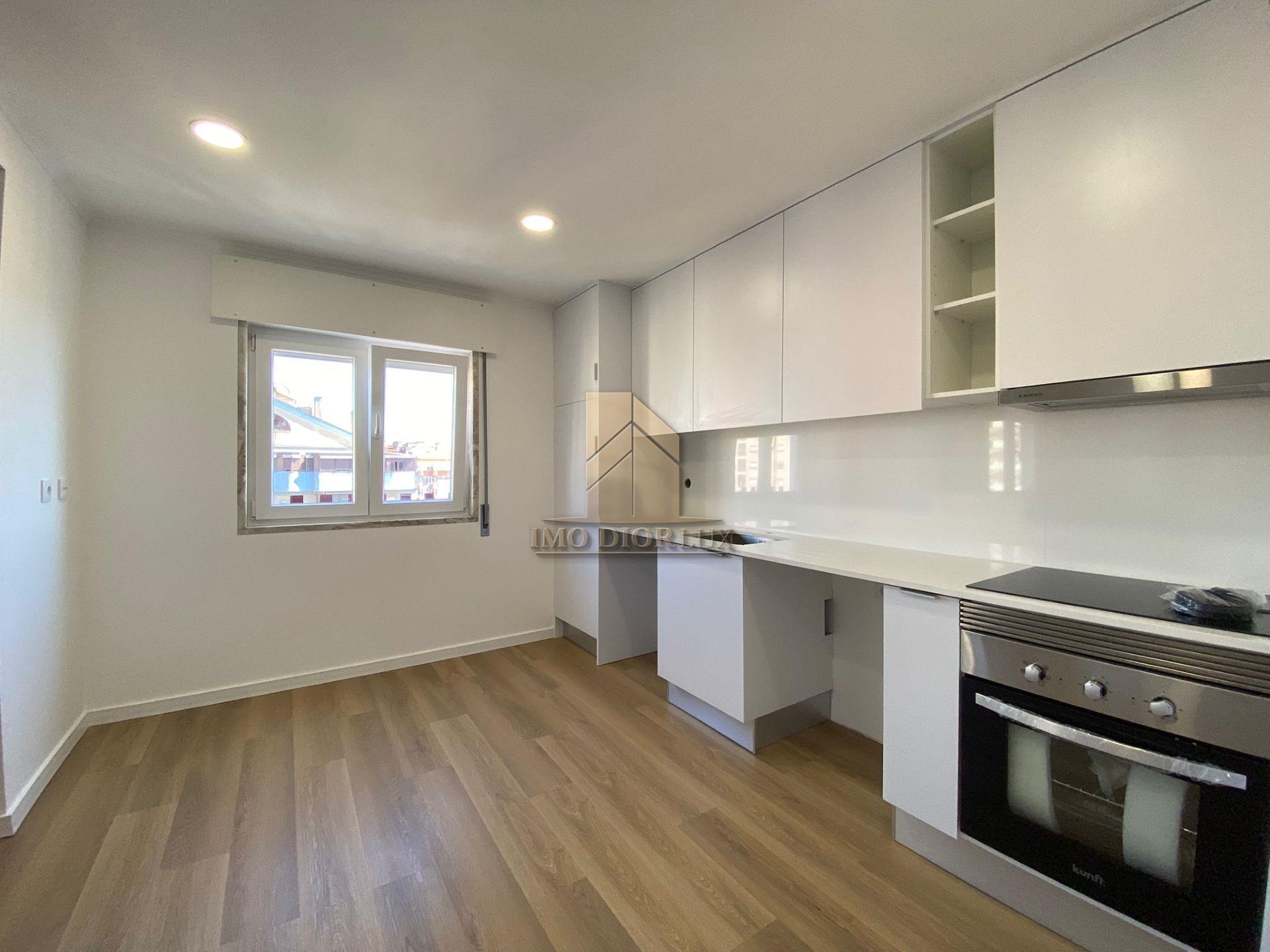 Apartamento T3 DUPLEX Venda em Algueirão-Mem Martins,Sintra