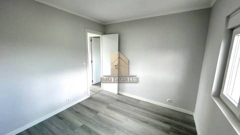 Apartamento T2 Venda em Pontinha e Famões,Odivelas