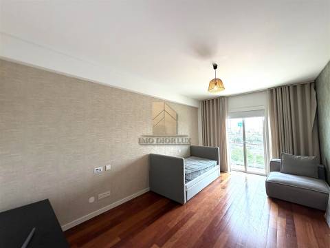 Apartamento T3 Arrendamento em Sacavém e Prior Velho,Loures