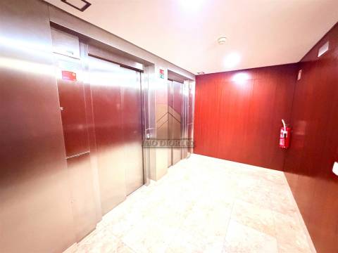 Apartamento T3 Arrendamento em Sacavém e Prior Velho,Loures