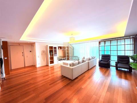 Apartamento T3 Arrendamento em Sacavém e Prior Velho,Loures