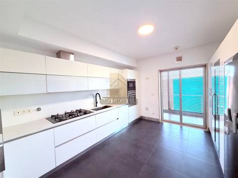 Apartamento T3 Arrendamento em Sacavém e Prior Velho,Loures