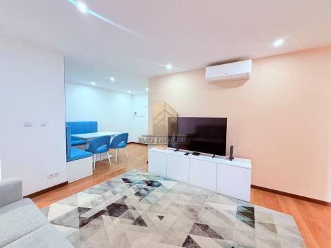 Apartamento T2 Arrendamento em Odivelas,Odivelas