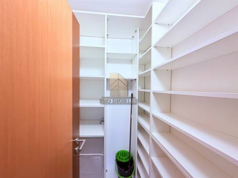 Apartamento T2 Arrendamento em Odivelas,Odivelas
