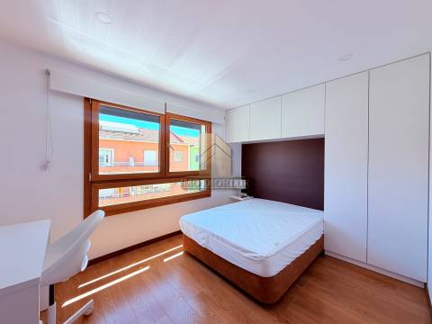 Apartamento T2 Arrendamento em Odivelas,Odivelas