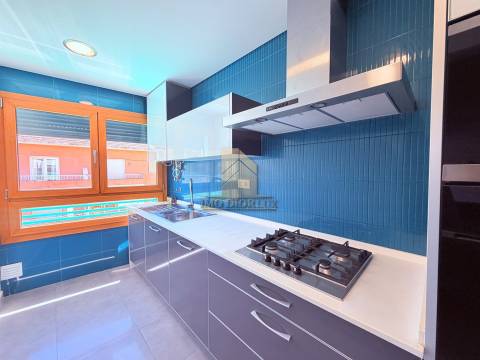 Apartamento T2 Arrendamento em Odivelas,Odivelas