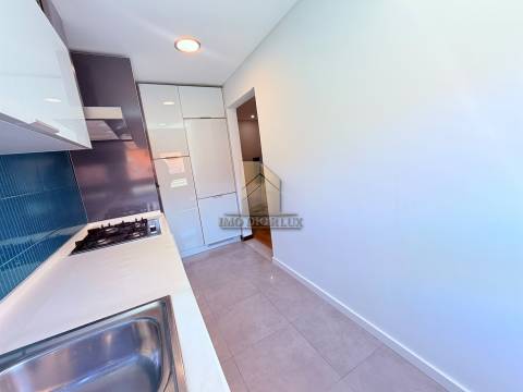 Apartamento T2 Arrendamento em Odivelas,Odivelas